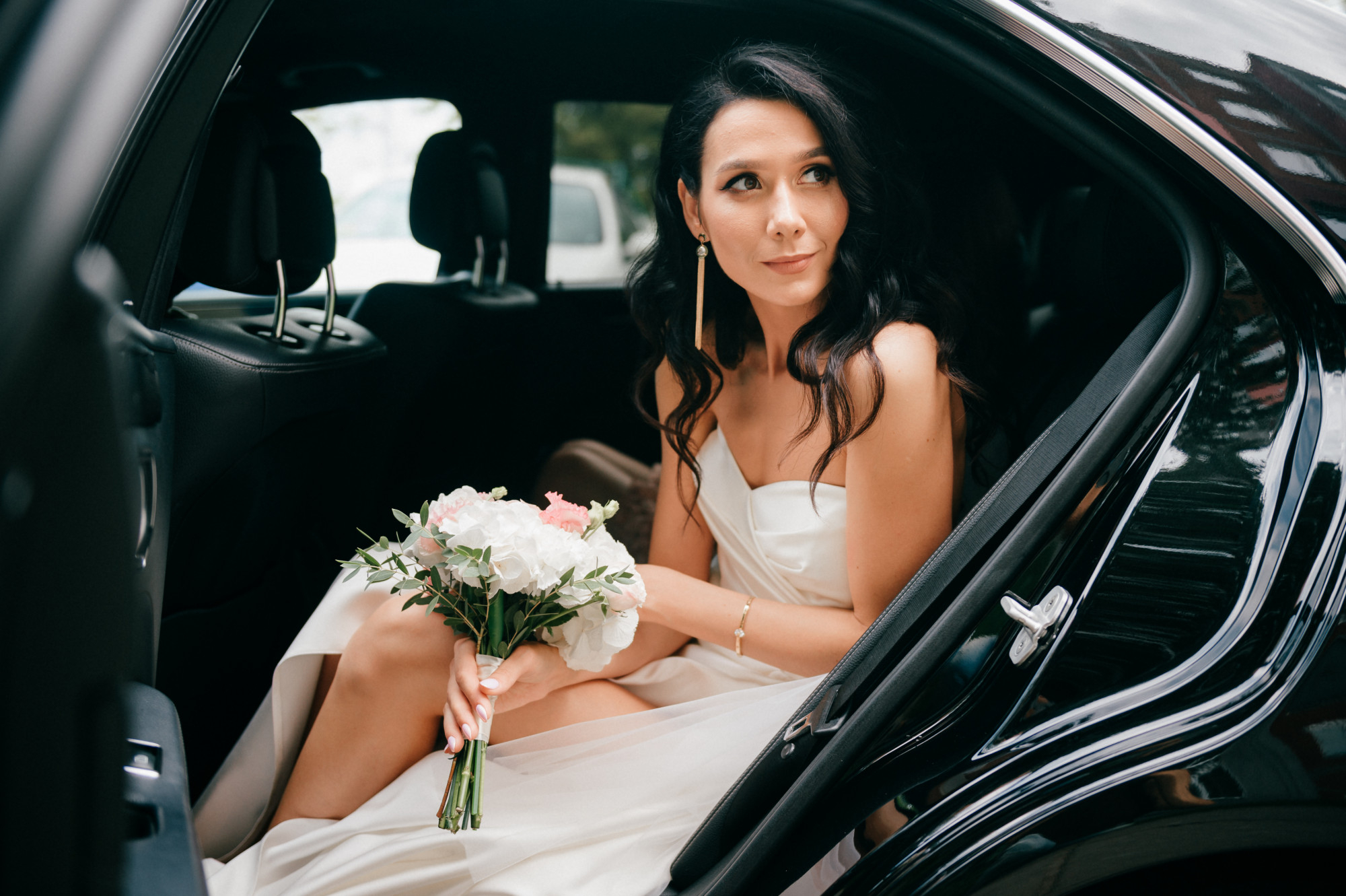 groom-in-car